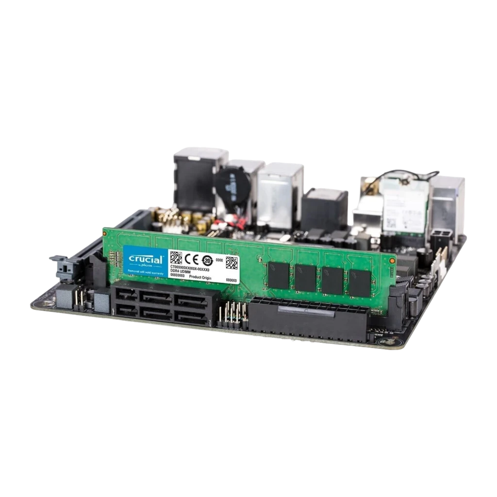 Crucial CT8G4DFRA32AT 8GB verde, vista frontal: PCB verde con etiqueta Crucial, chips de memoria negros y conector dorado - Ítem2