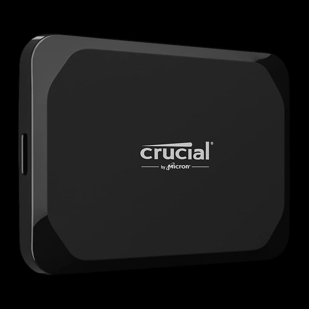 Crucial X9 Portable SSD 2TB noir, vue latérale en angle: port USB-C visible sur le côté gauche et logo Crucial