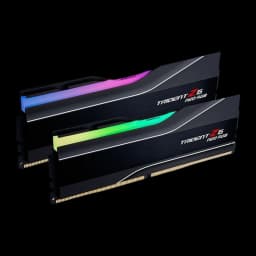 G.Skill Trident Z5 Neo RGB 32GB DDR5-6000 negro, vista frontal en ángulo: dos módulos con iluminación RGB multicolor en la