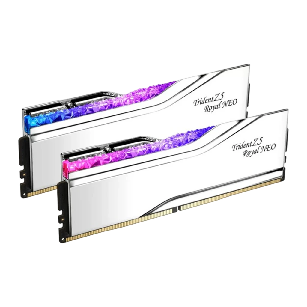 G.Skill Trident Z5 Royal Neo 64GB argent, vue avant en angle: kit 2x32GB DDR5 avec éclairage RGB multicolore sur diffuseur - Ítem1
