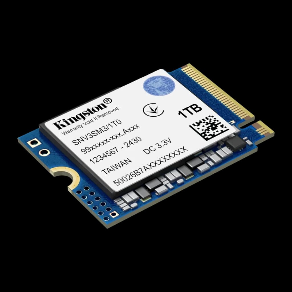 Kingston NV3 M.2 2230 NVMe SSD 1TB, vista en perspectiva: etiqueta frontal, PCB azul y conector dorado M.2