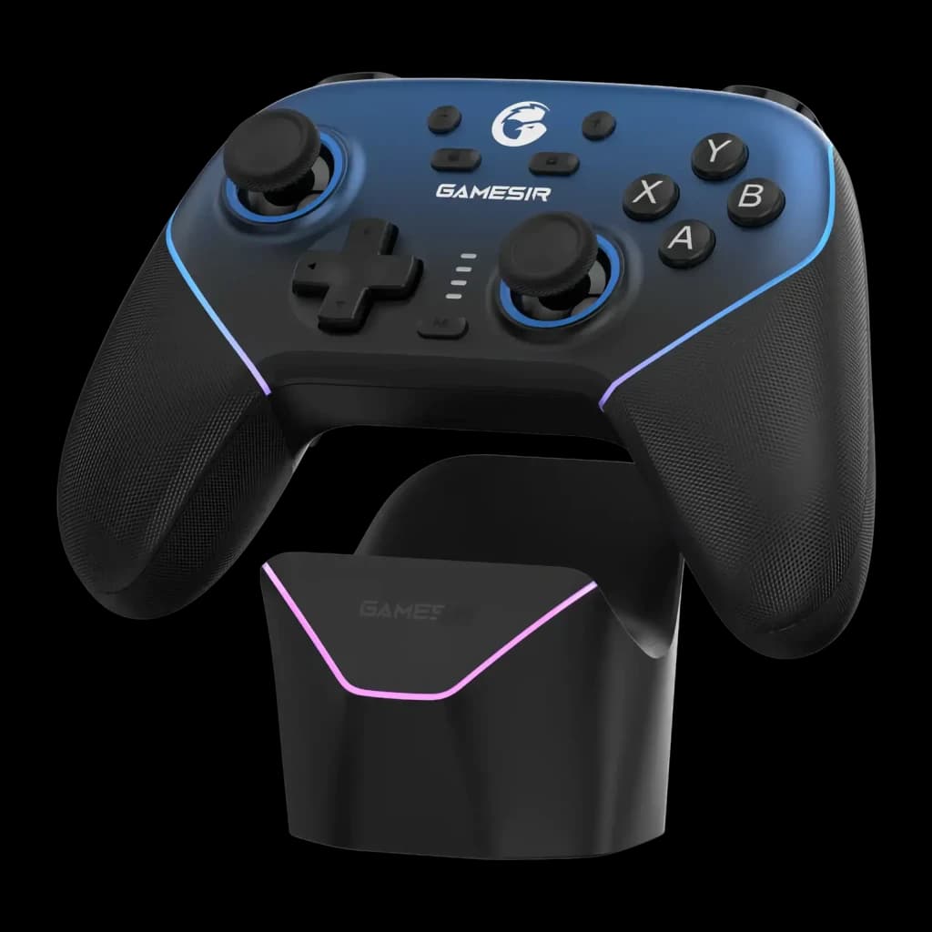 Base de Carregamento GameSir Nova 2 Lite Preto Sem Fios, vista frontal: comando azul na base preta com iluminação RGB rosa
