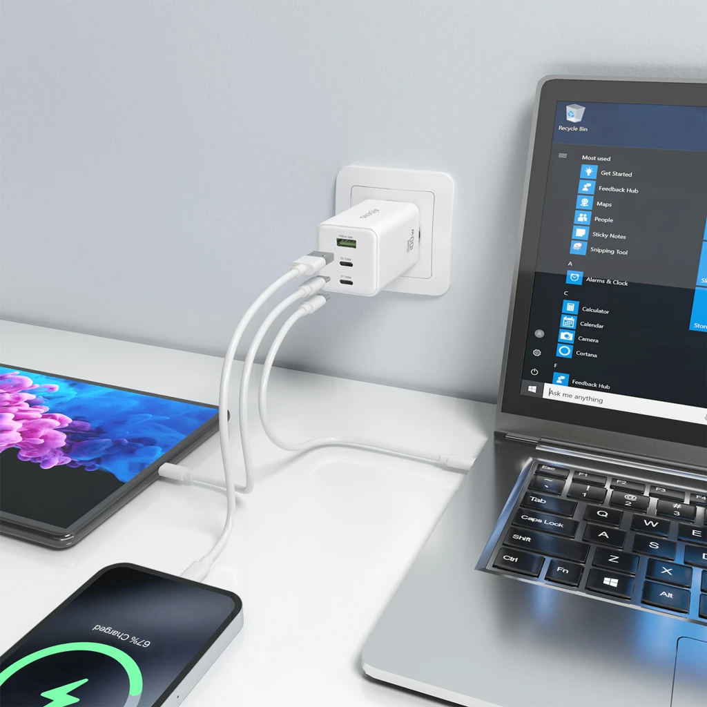 Chargeur AISENS GaN 100W compact, blanc, prise EU. Trois ports frontaux 2x USB-C dont 100W et 1x USB-A vert. Logo GaN 100W latéral, finitions lisses. - Ítem4