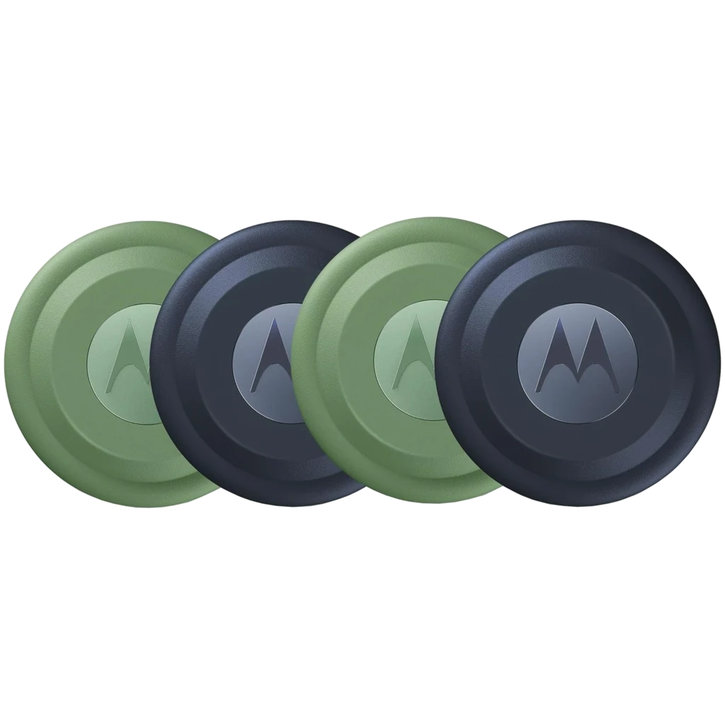 Moto Tag 2.0 pack de 4: dos discos azules y dos verdes, diseño circular compacto con logo M central y bordes texturizados, acabado mate brillante - Ítem