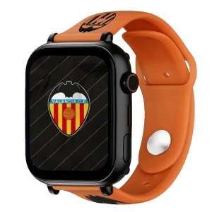 Smartwatch SaveFamily SaveWatch Plus Ed. Valencia con correa de silicona naranja, pantalla rectangular negra y botón SOS lateral. Escudo del Valencia CF.