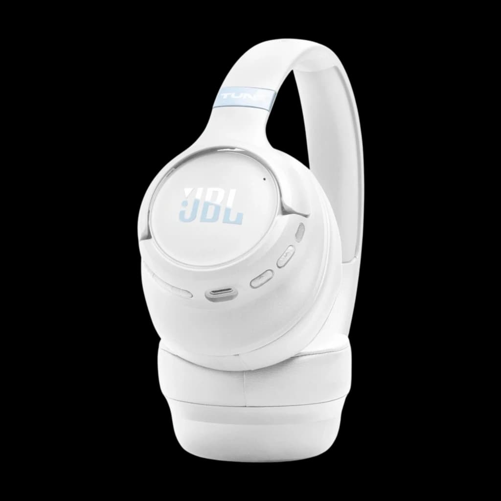 JBL Tune 780NC Branco com arcos acolchoados, conchas over-ear brancas, botões laterais e logo JBL azul; design clean e robusto para uso diário