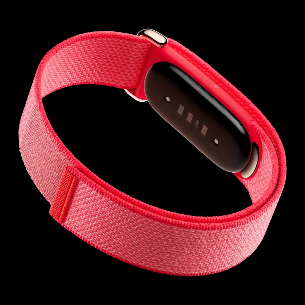Fitbit Air Berry Vermelho Monitor Frequência Cardíaca, SpO2, Temperatura Pele Bateria 7 Dias 50m, vista diagonal: pulseira