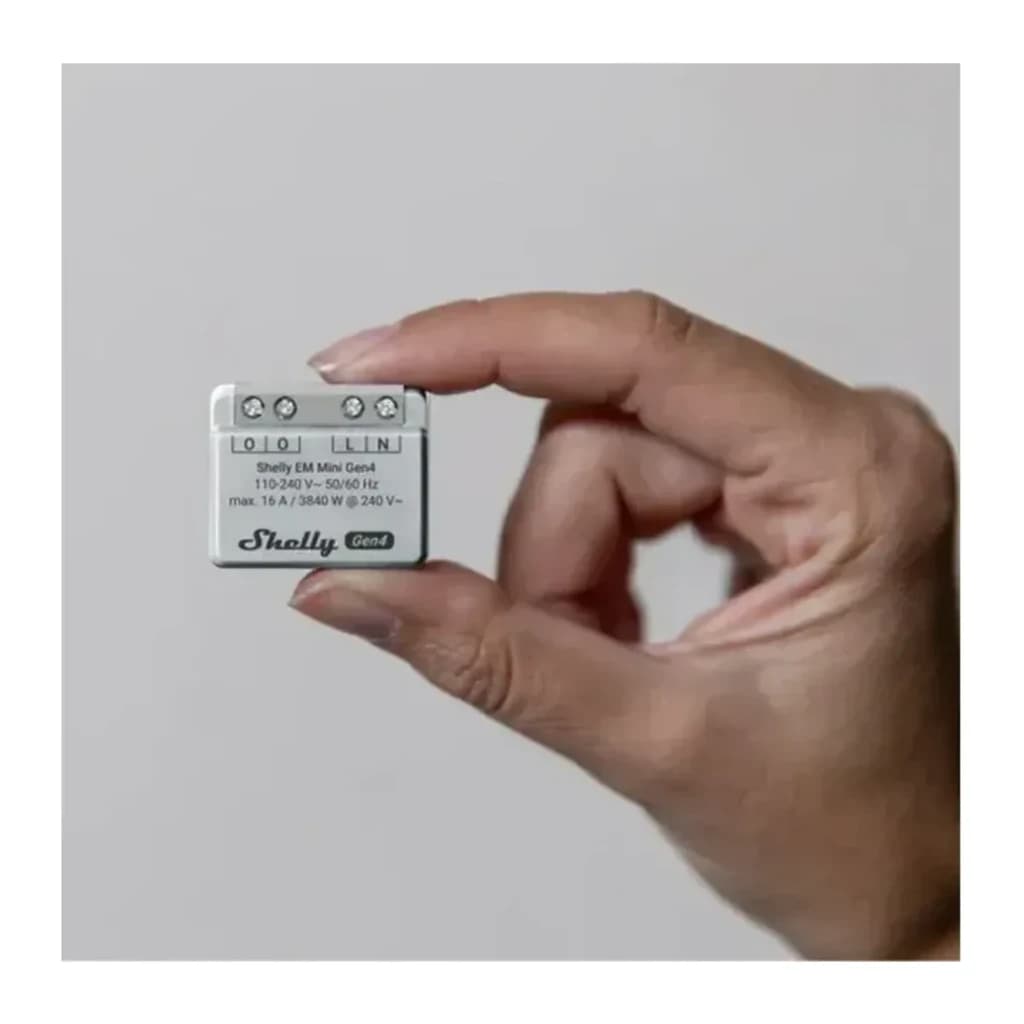 Compteur d'énergie Shelly EM Mini Gen4 Gris Mesure de consommation WiFi 6, Matter 16A, tenu en main: face avant avec bornes