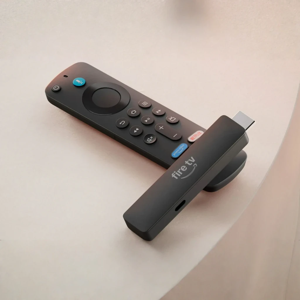 Reproductor multimedia compacto con mando por voz, dongle HDMI negro Fire TV Stick HD, WiFi 6, 8 GB, botones de control y acceso a apps como Netflix y Prime - Ítem2