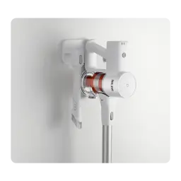 Aspiradora escoba Xiaomi Mijia 4C sin cable, cuerpo blanco minimalista con tubo metálico, depósito translúcido con anillo naranja y soporte de pared con