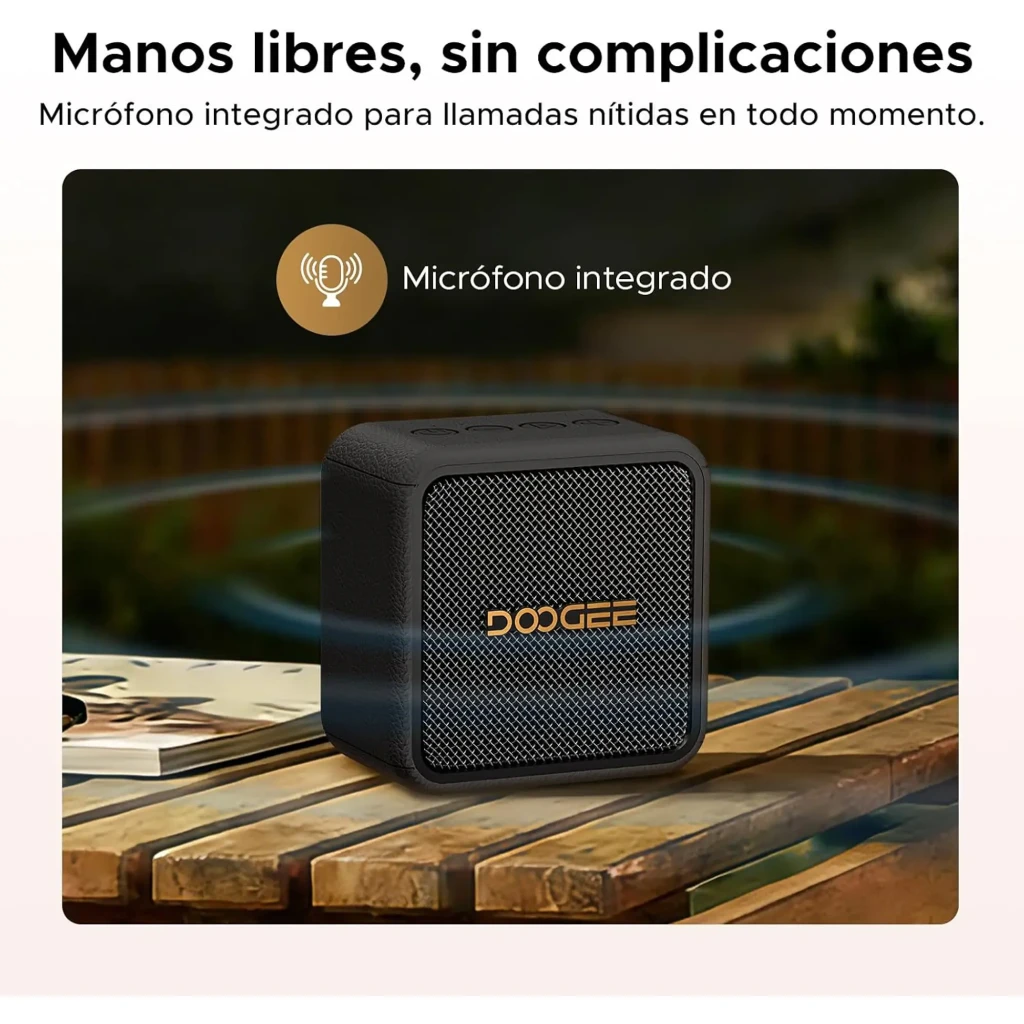 Enceinte Doogee Field Pulse Blanc compacte, boîtier texturé crème, grille métallique dorée à maille fine avec logo DOOGEE central, bords arrondis - Ítem9