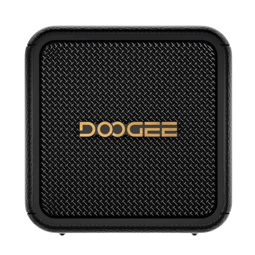 Coluna Doogee Field Pulse Preto compacta, grade metálica texturizada e logotipo dourado ao centro; design robusto com cantos arredondados IP67