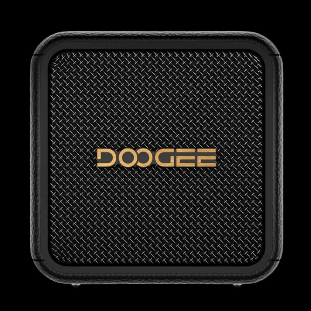 Altavoz Doogee Field Pulse Negro con rejilla metálica negra y logotipo dorado centrado; diseño cuadrado robusto con bordes redondeados y acabado