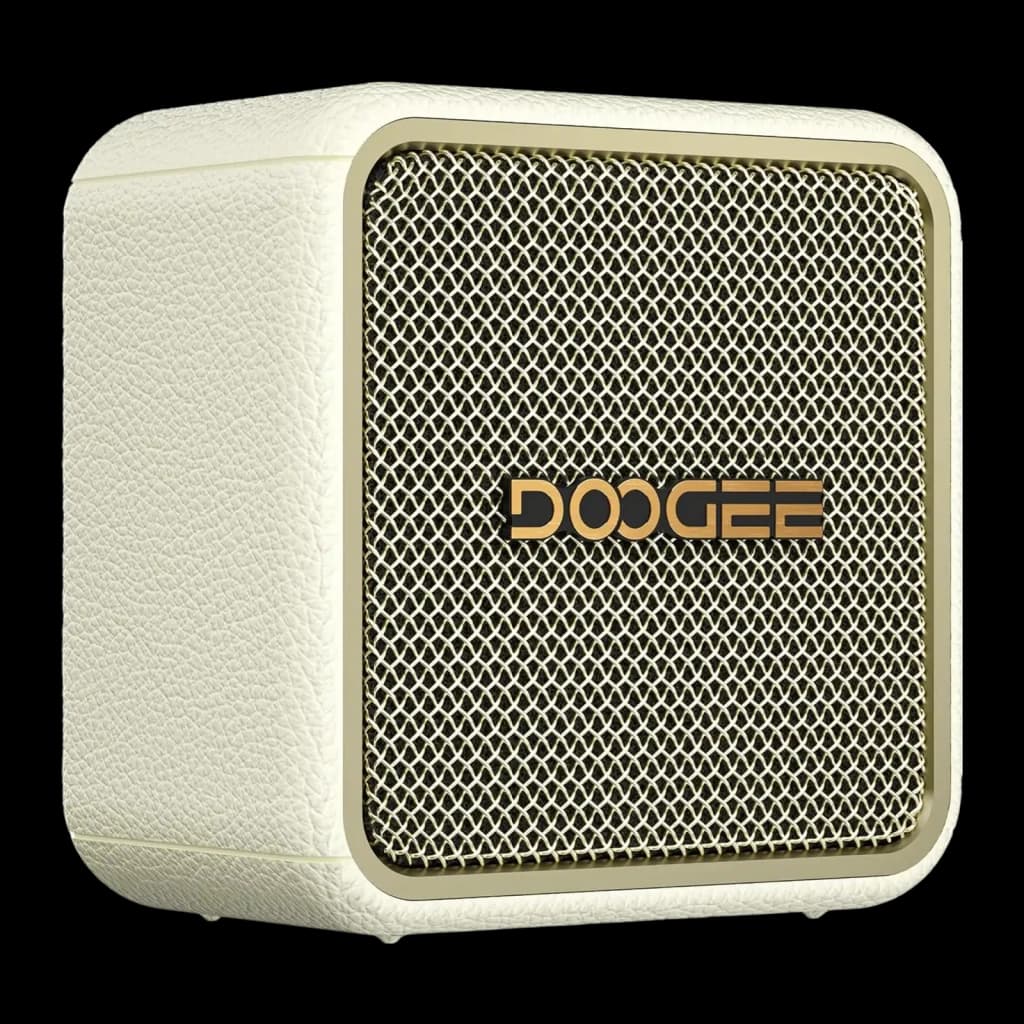 Altavoz Doogee Field Pulse blanco con rejilla metálica dorada, diseño cúbico texturizado, logo frontal destacado y bordes redondeados IP67 15W Bluetooth 5.3