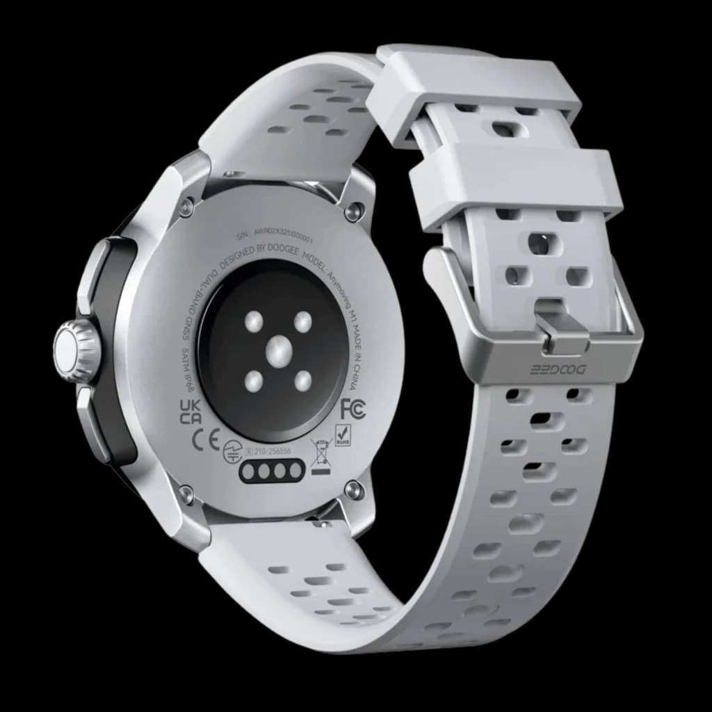 DOOGEE Anymoving M1 Plata con correa perforada gris, hebilla metálica y sensor trasero circular; diseño resistente, deportivo y ligero con acabado mate