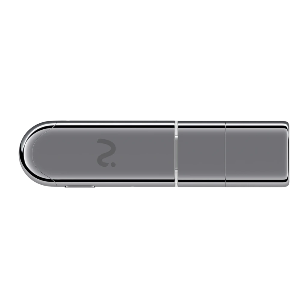 Dongle grabador IA Viaim NoteKit AI Recording Dongle en metal plateado, compacto tipo USB con conector dorado expuesto y botón lateral discreto - Ítem7