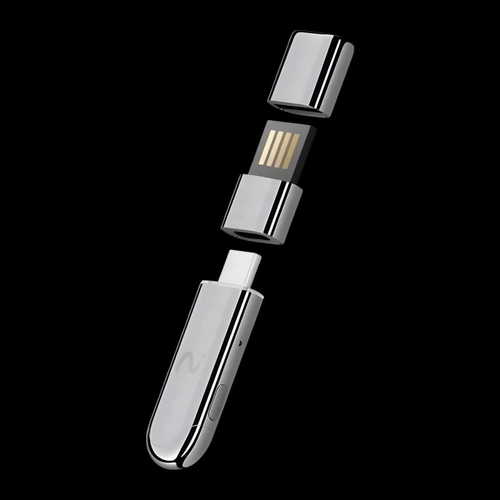 Dongle grabador IA Viaim NoteKit AI Recording Dongle en metal plateado, compacto, con conector USB-C y módulo USB extraíble con tapa magnética