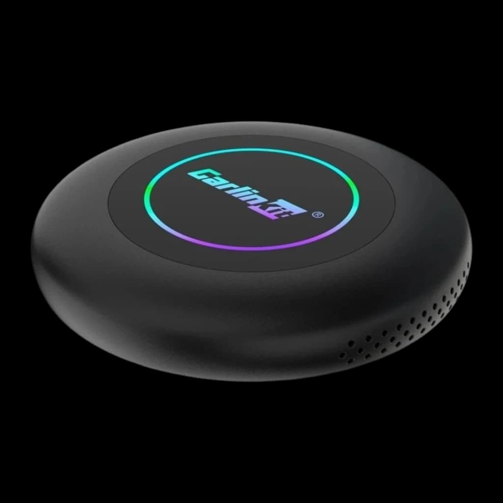 Adaptateur Carlinkit TBox Ultra 2 noir, rond et compact, halo LED multicolore, aérations latérales, logo central, 8 Go RAM et 128 Go stockage,