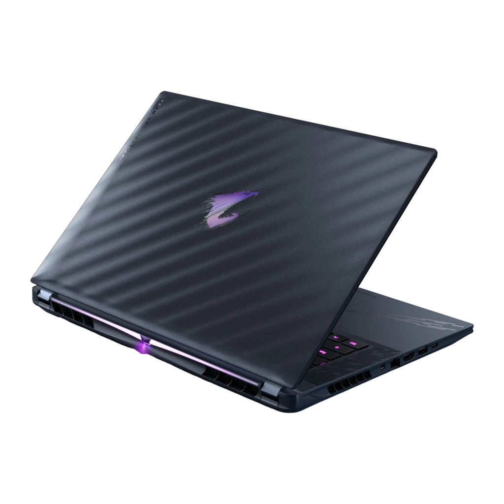 Gigabyte Aorus Master 16 1TB Negro, vista frontal: pantalla OLED 240Hz encendida con logo Aorus y teclado RGB - Ítem2