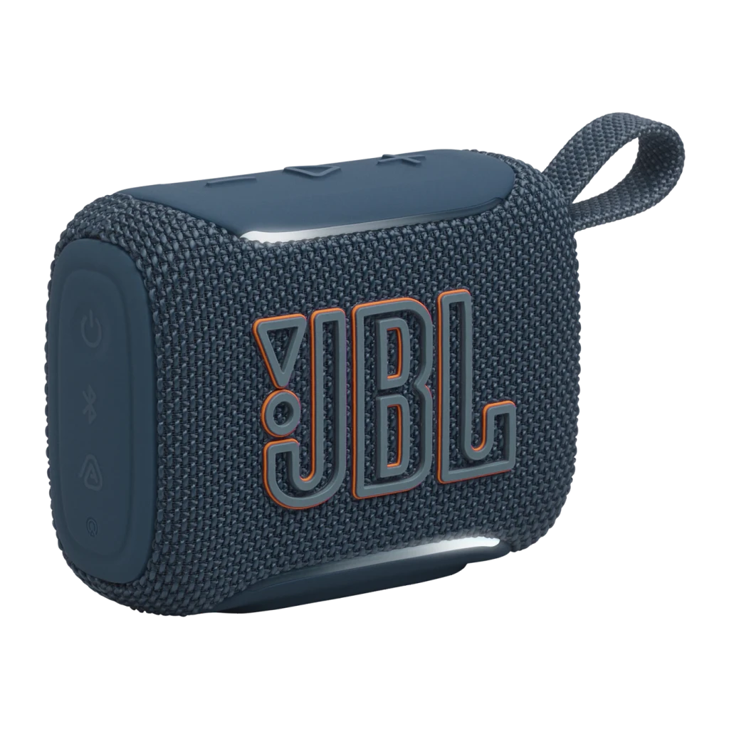 Altavoz portátil JBL GO 5 4,8W Bluetooth en color azul, compacto con acabado tejido, logo JBL grande, botones superiores y correa lateral para transporte