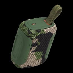 JBL Go 5 Camuflaje, vista trasera en ángulo: parte superior con puerto USB-C, tela camo y asa textil