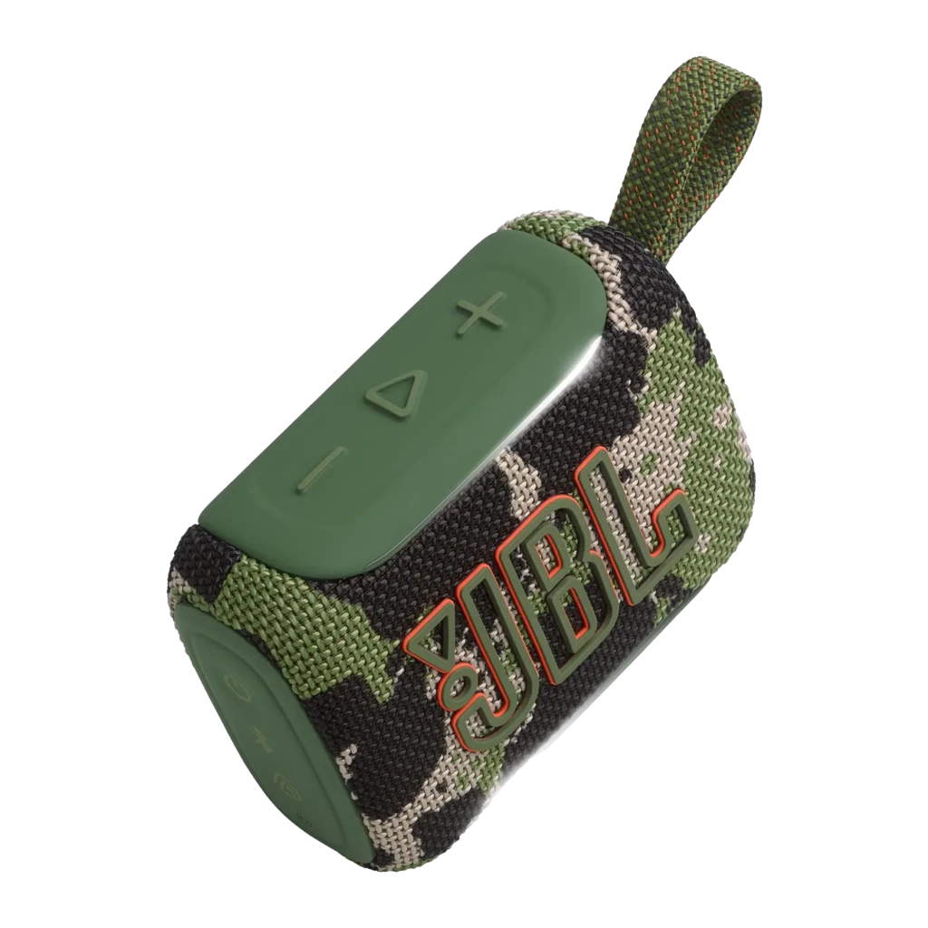 JBL Enceinte Bluetooth Go 5 Camouflage, vue en angle: grille textile camo, logo JBL orange et dragonne verte - Ítem1