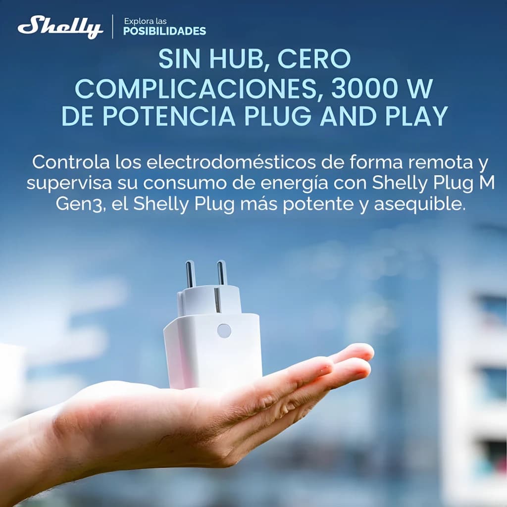 Prise intelligente Shelly Plug M Gen3 Blanc Mesure de consommation Matter 13A, lifestyle: main tenant la prise avec broches