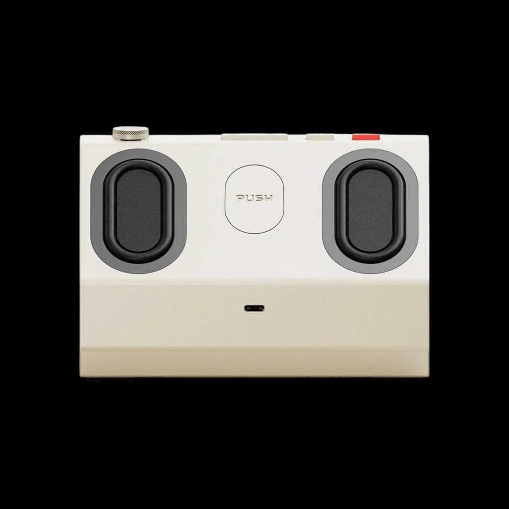 Altavoz Bluetooth FiiO Retro Box blanco con diseño vintage, dos radiadores frontales ovalados, botón PUSH central, puerto USB frontal y detalles en rojo y