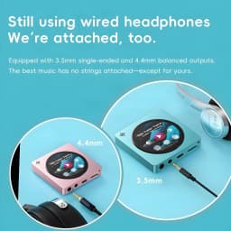 Lecteur FiiO Snowsky DISC Noir compact avec écran rond, ports 3,5 mm et 4,4 mm, molette latérale, câble audio branché, design carré moderne