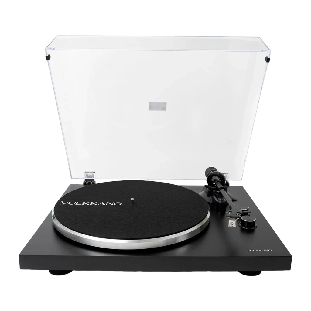 Tocadiscos Vulkkano TD10 Negro, vista frontal: tapa acrílica abierta vertical, plato con alfombrilla y brazo con cápsula
