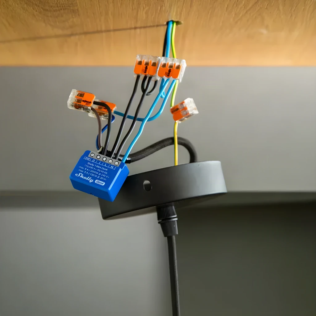 Relais intelligent Shelly 1 Mini Gen4 Bleu WiFi 6 · Zigbee · Bluetooth 5.0, installation: câblé avec connecteurs Wago sous