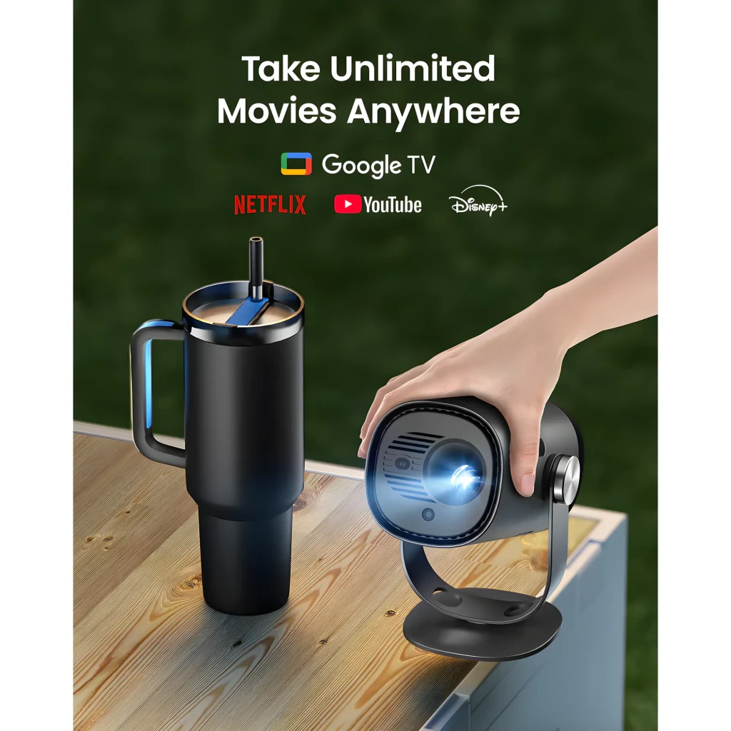 Dangbei Freedo Bundle 16GB noir, vue latérale: projecteur avec objectif allumé, support métallique et powerbank avec écran - Ítem8