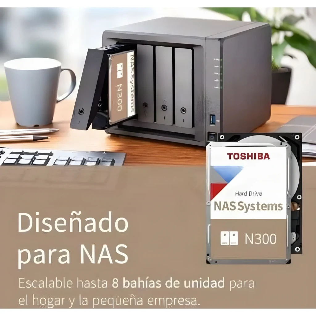 Toshiba N300 NAS 4TB, vista frontal: etiqueta con logo, texto NAS Systems y capacidad 4TB en carcasa plateada 3.5