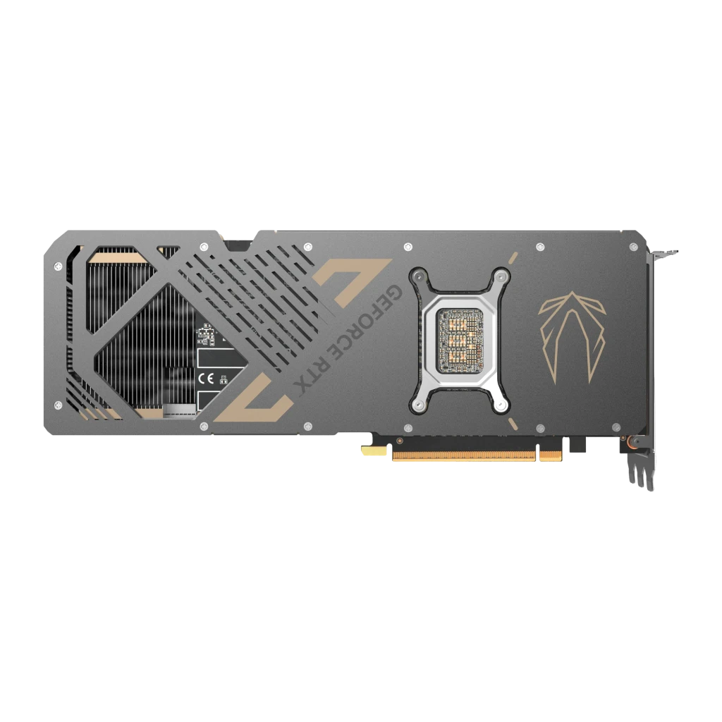 Zotac GeForce RTX 5080 SOLID CORE preta, kit com caixa: caixa ZOTAC GAMING RTX 5080 16GB ao lado da placa gráfica em perfil - Item2