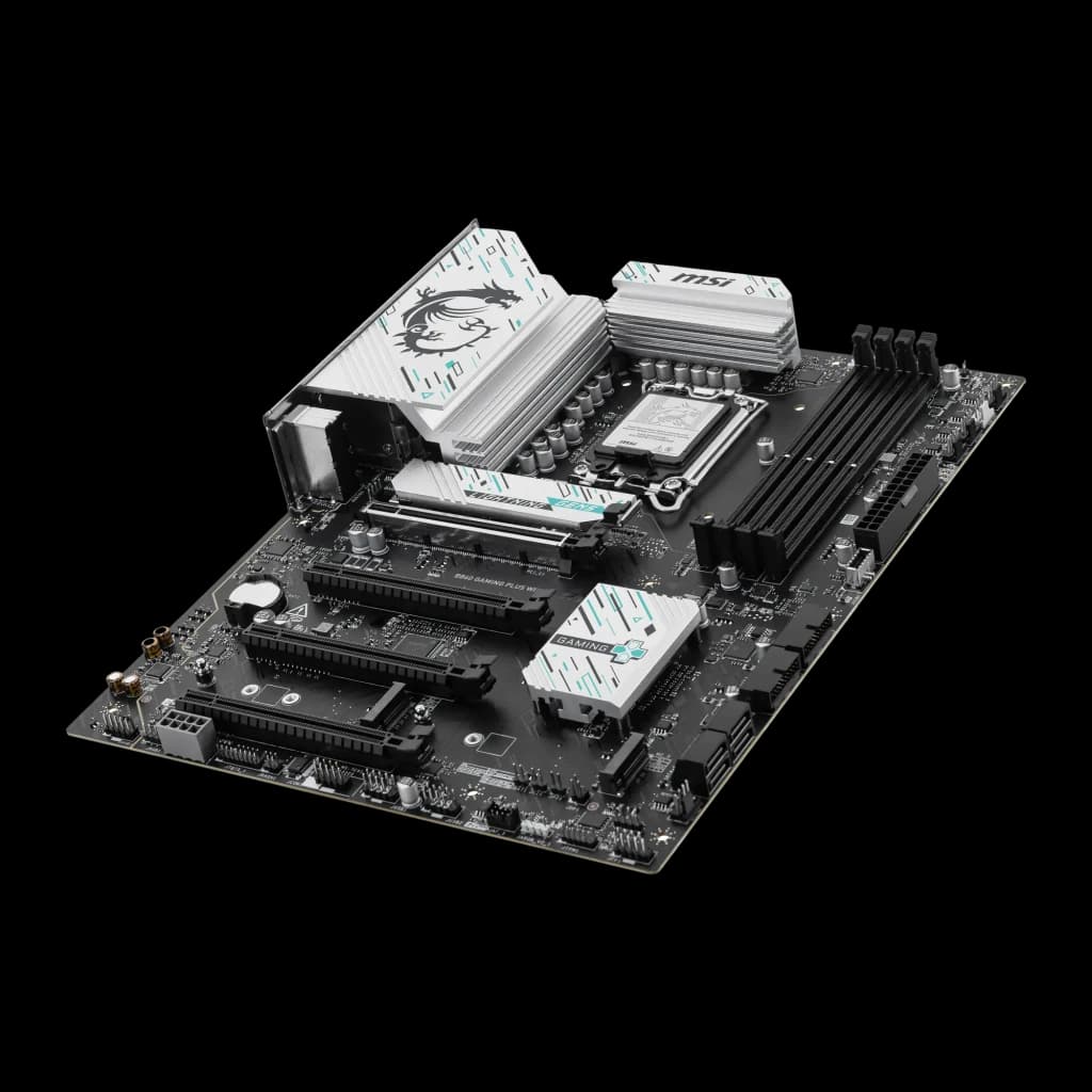 MSI B860 Gaming Plus WiFi Preto, vista superior em ângulo: área inferior com slots PCIe, slots M.2 e conectores SATA visíveis