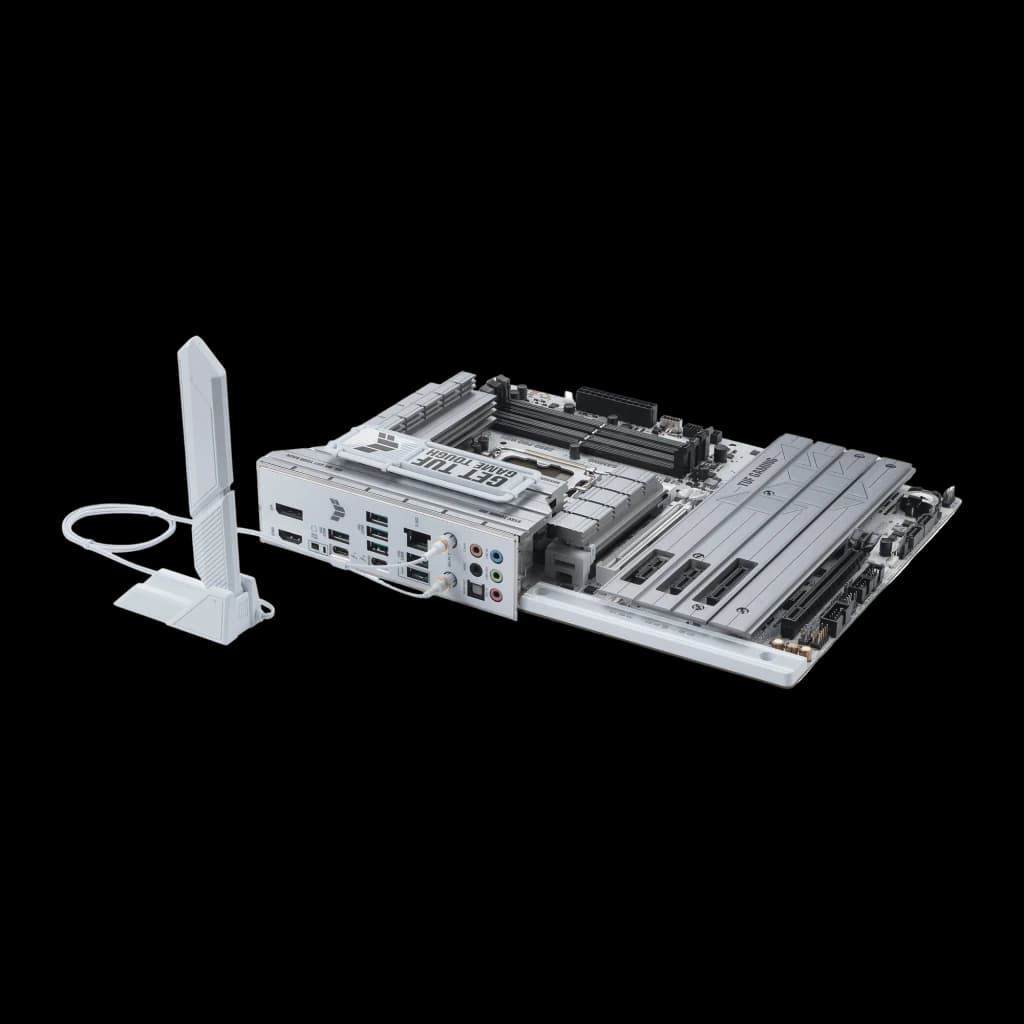 ASUS TUF Gaming Z890-PRO WiFi DDR5 blanche, vue latérale avec antenne WiFi externe connectée au panneau arrière via câble