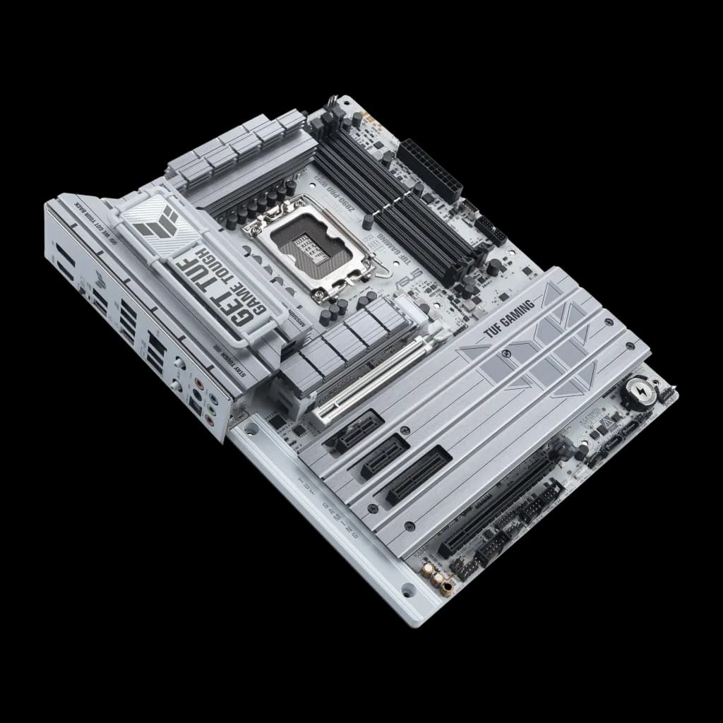 ASUS TUF Gaming Z890-PRO WiFi DDR5 blanche, vue de dessus en angle: carte complète vue du dessus montrant le layout général