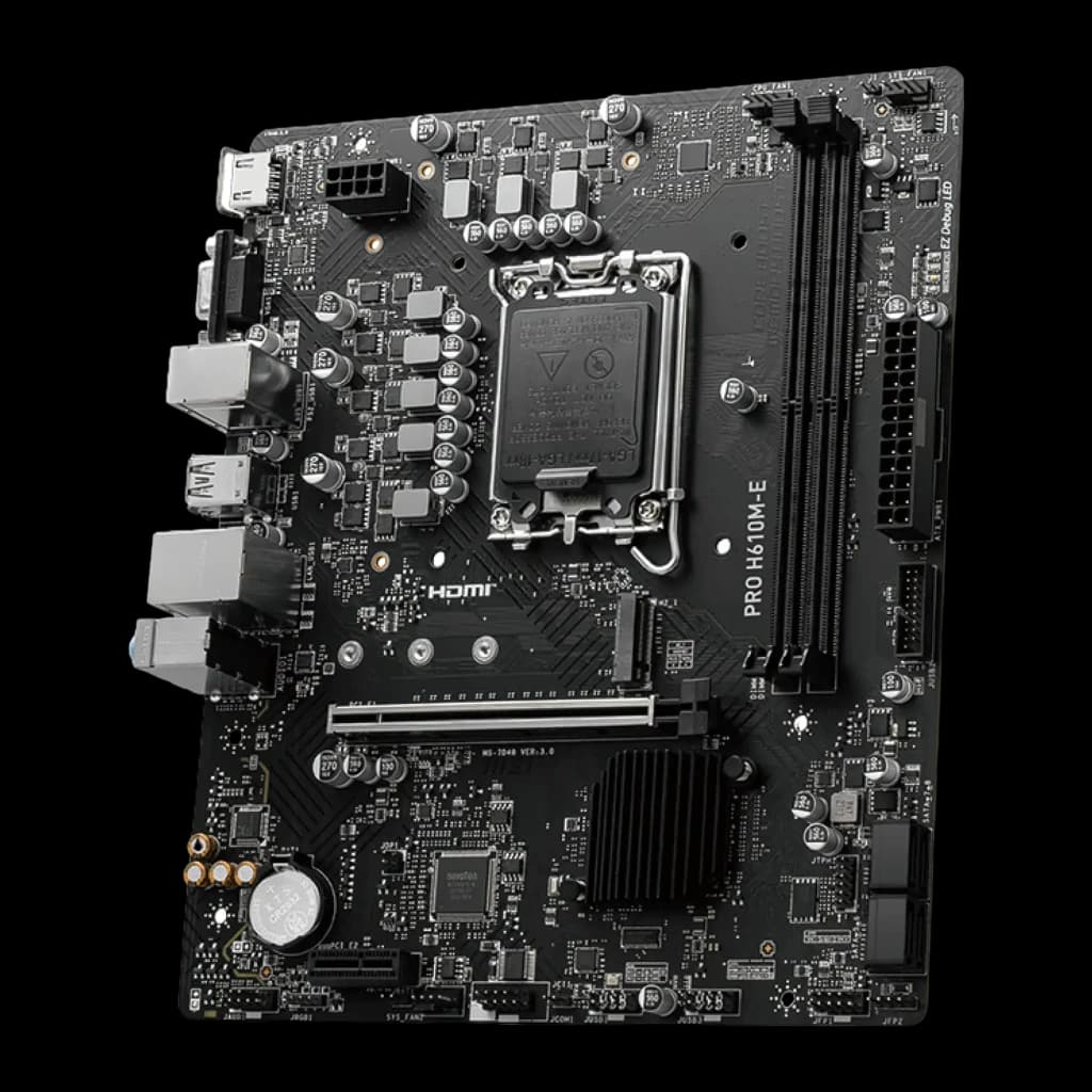 MSI PRO H610M-E DDR5, vue en angle depuis la droite: connecteurs SATA, headers façade et chipset mis en avant