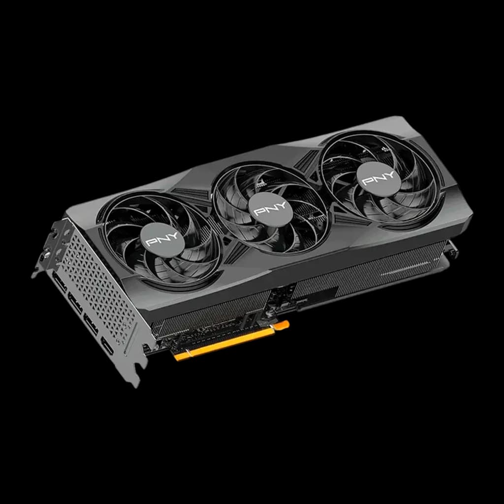 PNY GeForce RTX 5070 Ti Triple Fan 16GB GDDR7 gris, vue en perspective: trois ventilateurs, équerre avec ports et connecteur