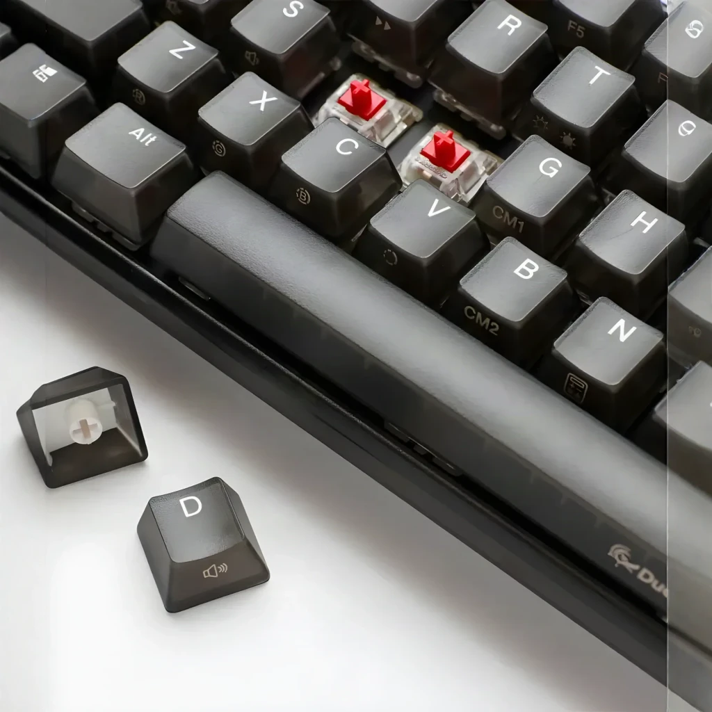 Ducky ONE 3 Aura Black Mini 60% MX-Red preto, vista superior: iluminação RGB arco-íris em carcaça transparente escura - Item1