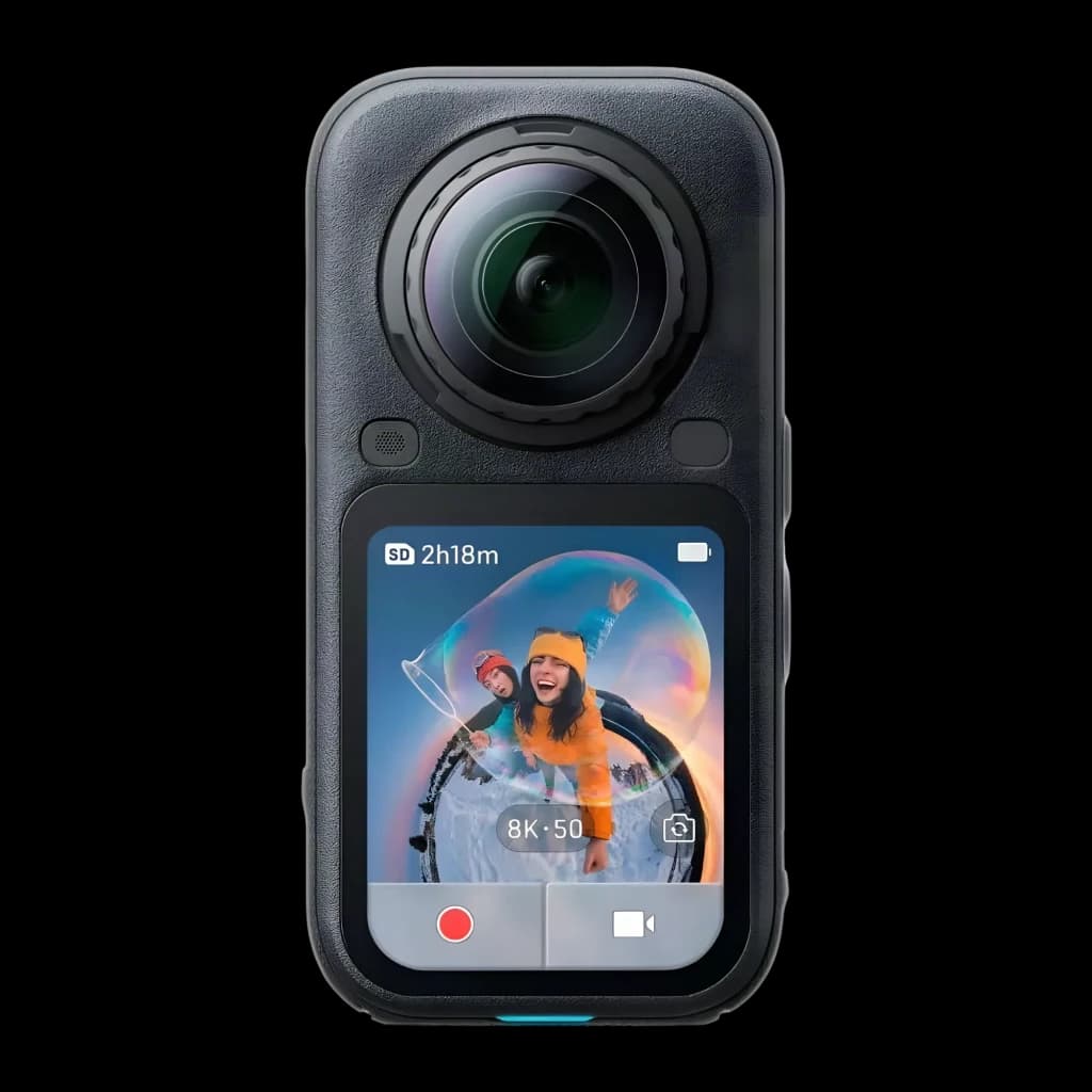 Cámara 360° Insta360 X6 Essentials Bundle 8K con lente dual prominente, pantalla táctil frontal a color y cuerpo robusto sumergible hasta 20 m