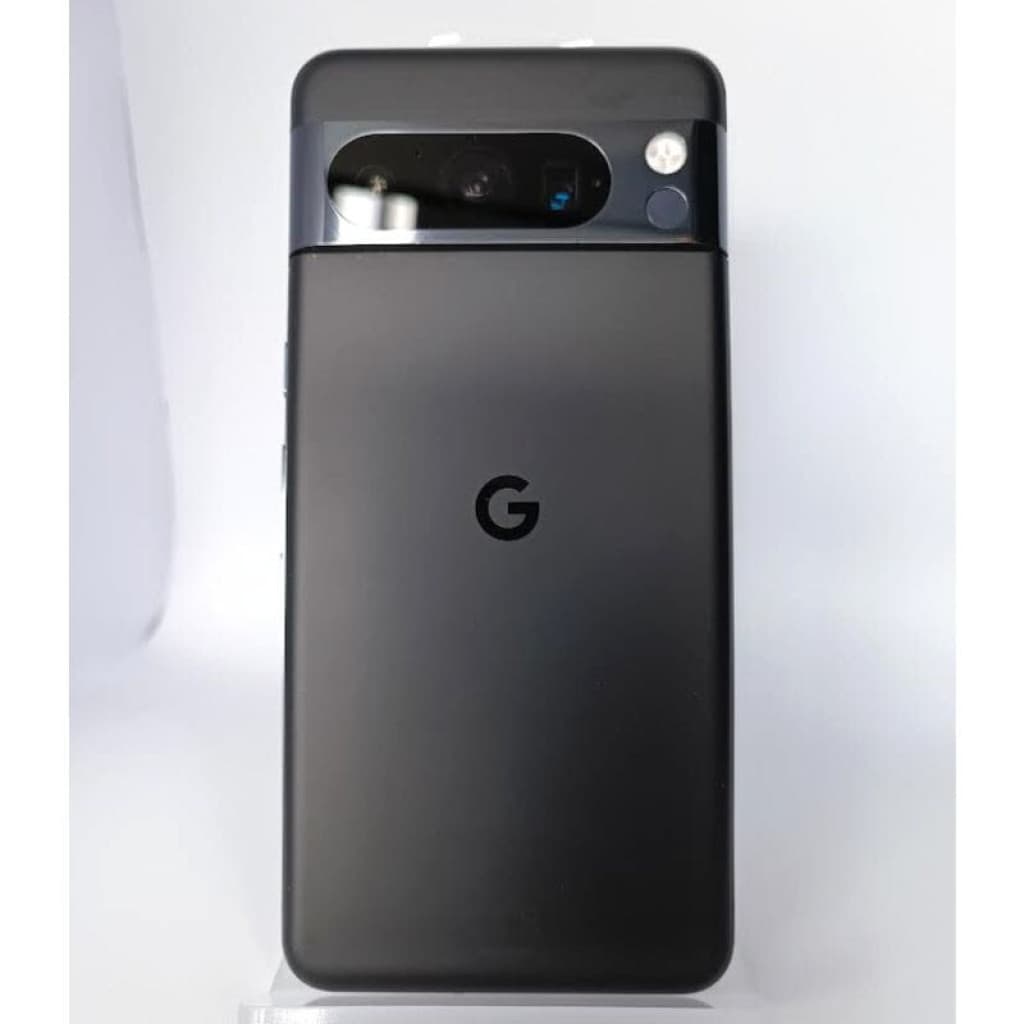 Google Pixel 8 5G reconditionné bon état, coloris Obsidienne, dos mat noir avec logo G, module photo horizontal brillant avec triple capteurs et flash
