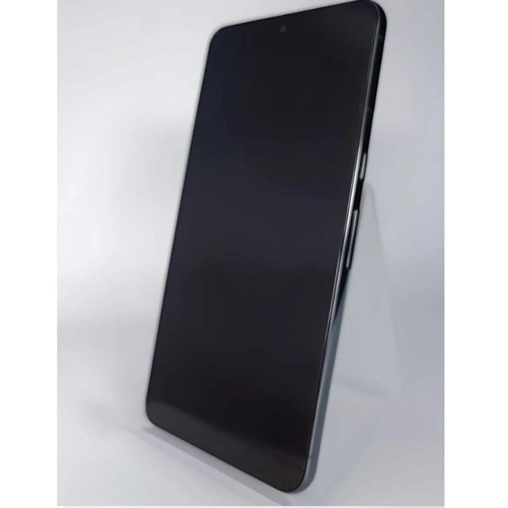 Smartphone Google Pixel 8 5G color obsidiana, pantalla sin bordes con cámara frontal perforada, doble cámara trasera horizontal y acabado negro elegante - Ítem2
