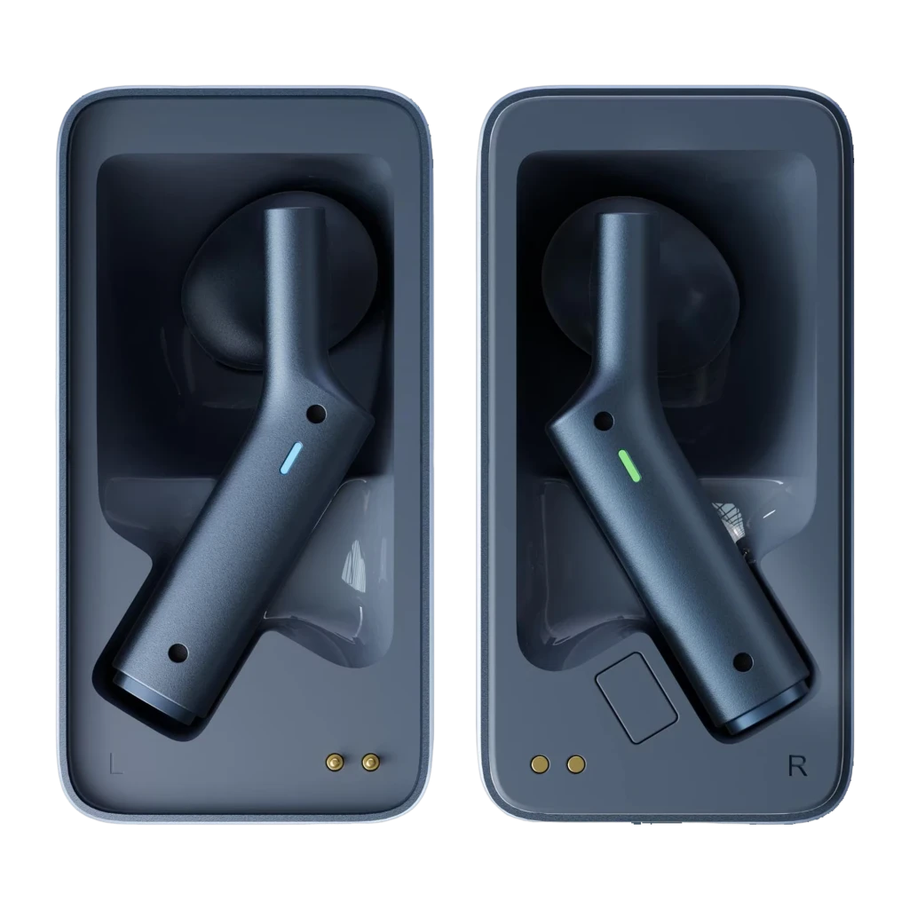 Auriculares Traductores Timekettle W4 Plus Azul con estuche magnético, diseño in-ear ergonómico, acabado metálico azul y pines de carga visibles en cada - Ítem2