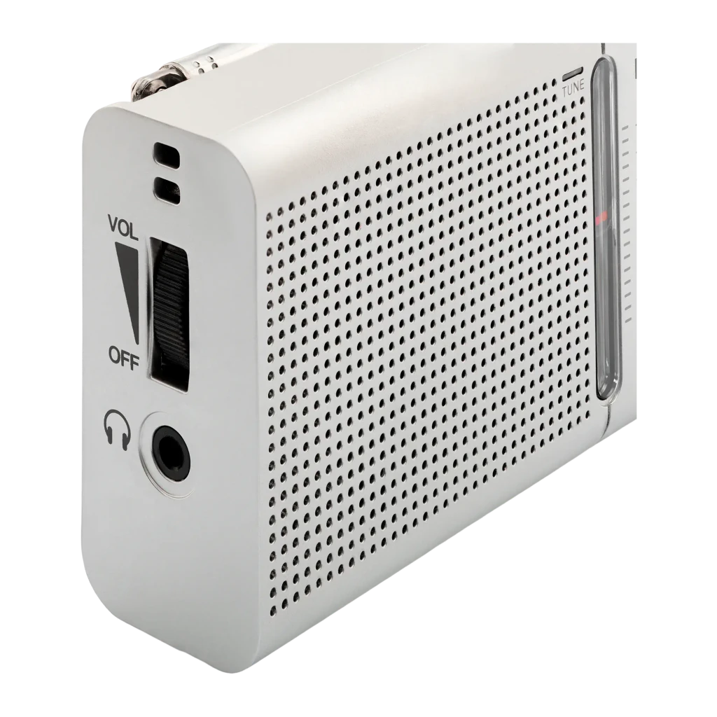 Radio portable Daewoo AM/FM Piles AA Argent DW1037, détail: grille haut-parleur, molette VOL/OFF et prise casque latérale