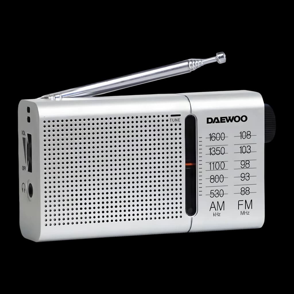 Radio portable Daewoo AM/FM Piles AA Argent DW1037, vue latérale: haut-parleur perforé, syntoniseur et antenne télescopique