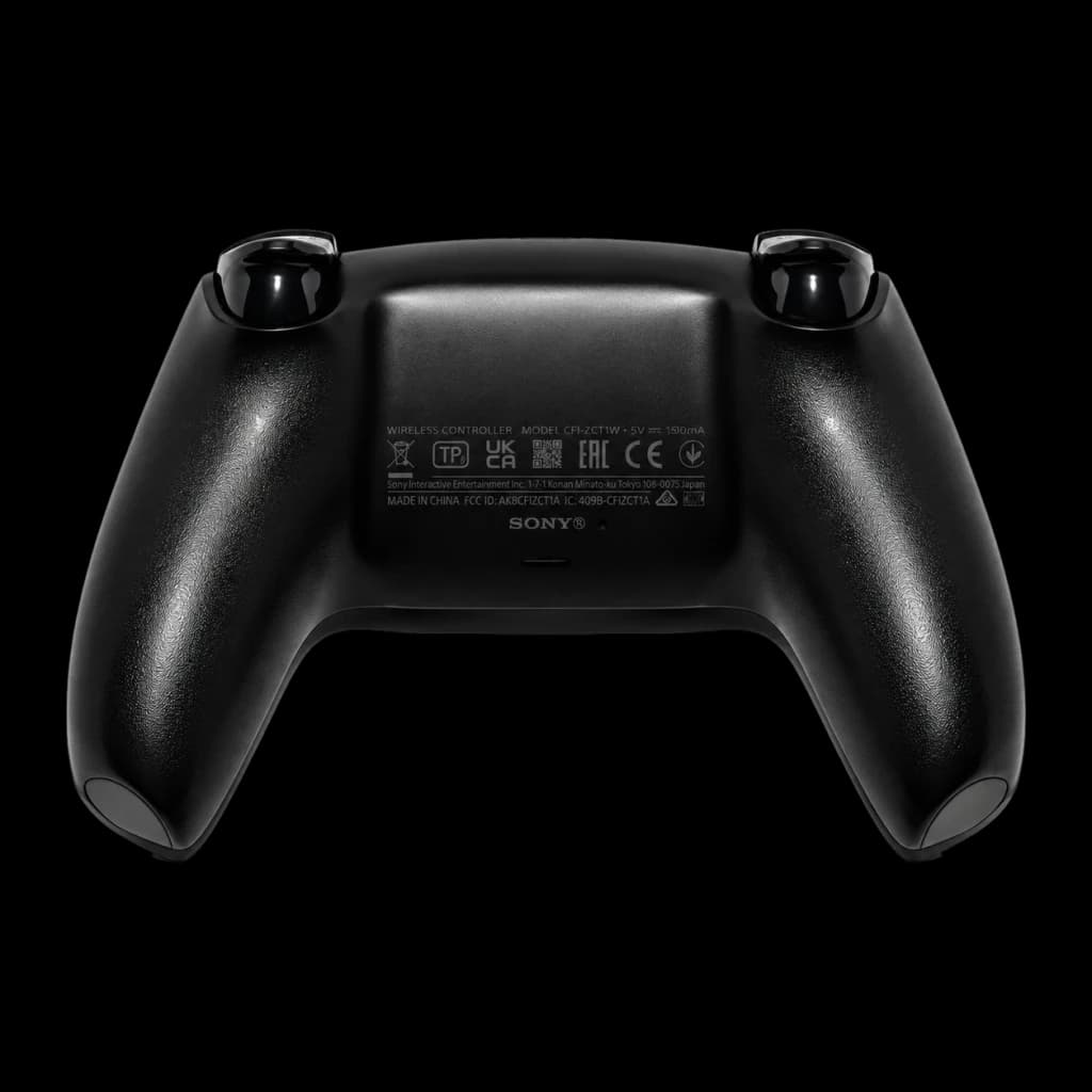 Powergaming Comando Sem Fios Compatível PS5 Preto visto por trás, acabamento fosco, dois gatilhos brilhantes, pegas ergonômicas texturizadas e porta USB