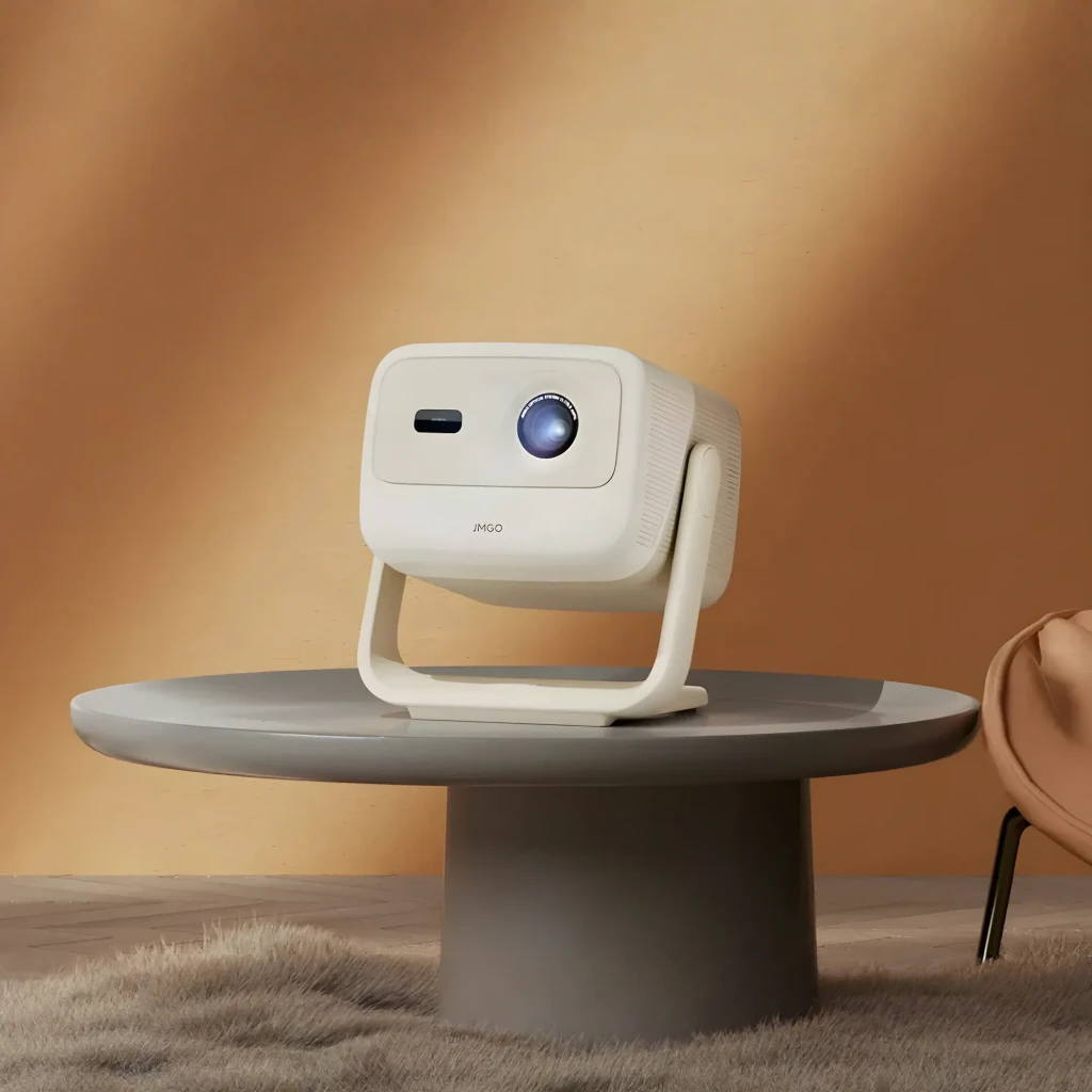 JMGO N1S Nano Projecteur 16GB Beige, vue avant en angle: objectif optique, capteur et support articulé inférieur - Ítem5