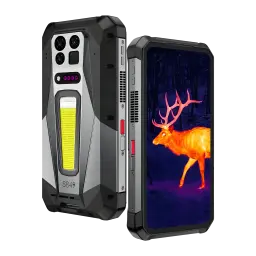 Unihertz 8849 TANK 5 Pro robuste avec projecteur DLP 2K intégré, caméra thermique affichant un cerf, module LED arrière, bords renforcés et boutons