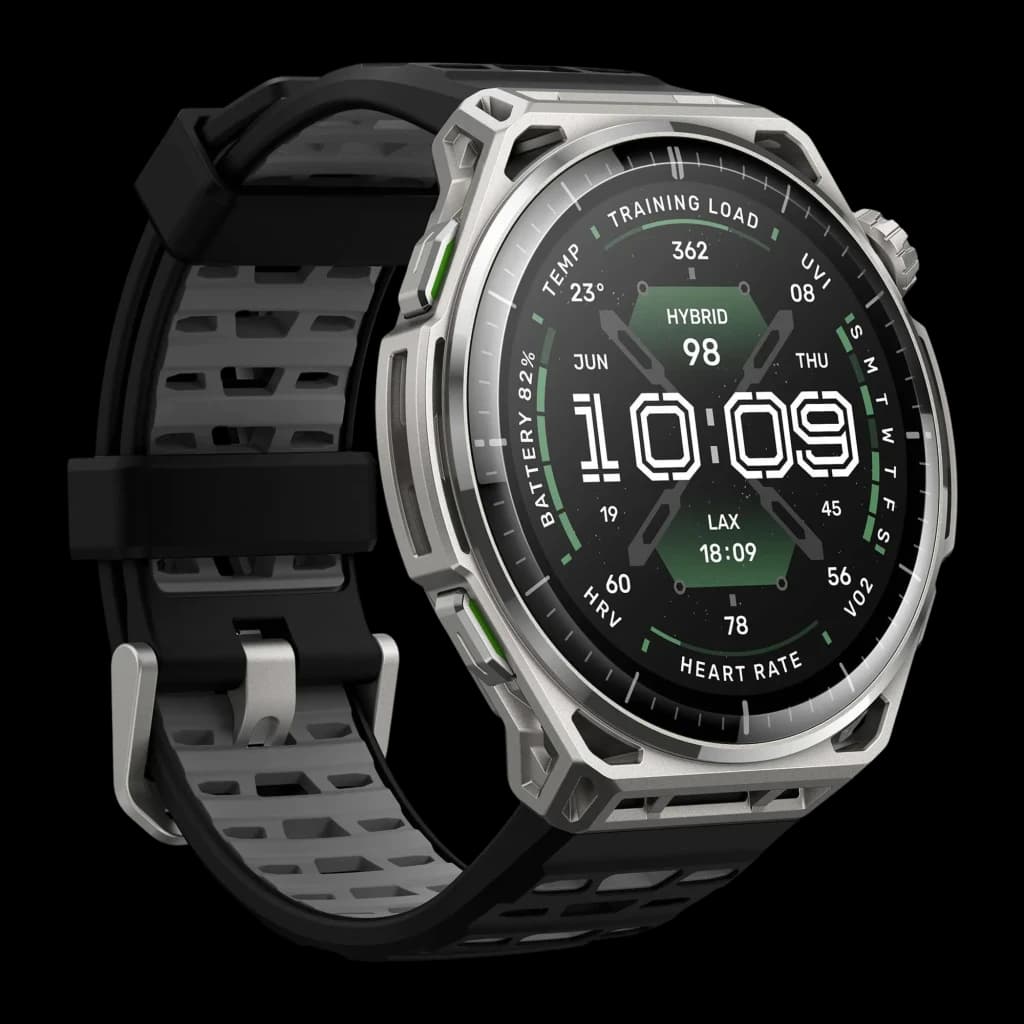 Amazfit Balance 3 Stainless Steel NFC, vista en ángulo: caja plateada, correa bicolor gris y negro, esfera deportiva